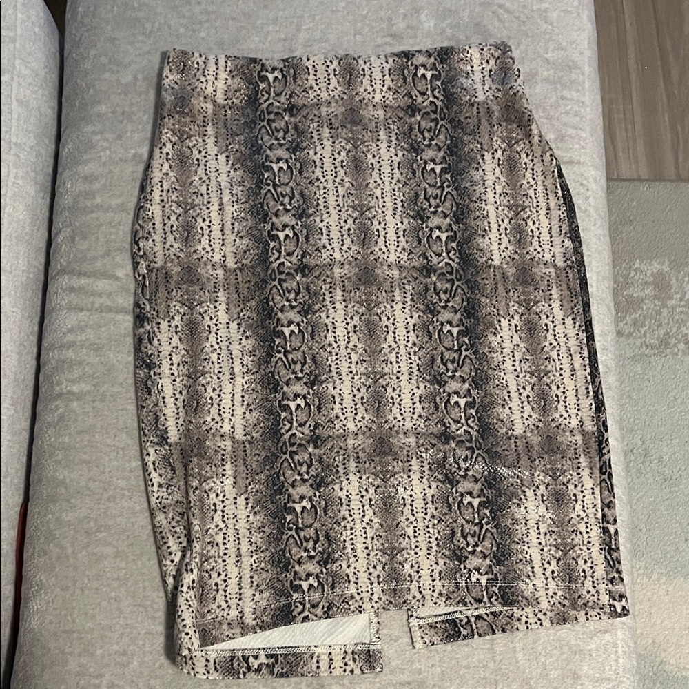 Express Stylish Snake Print Skirt